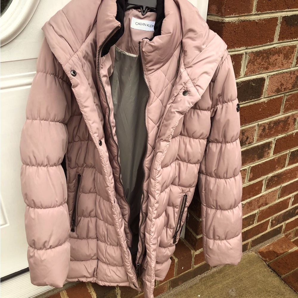 Calvin Klein puffy coat (never worn) Size Large